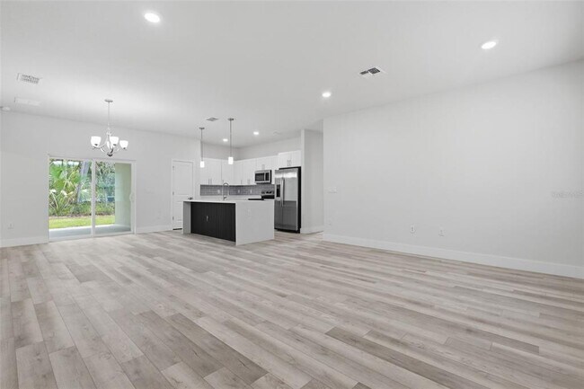 Building Photo - 16475 SE 89th Terrace