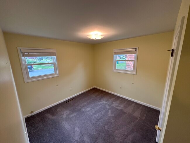 Building Photo - 6021 William Dr