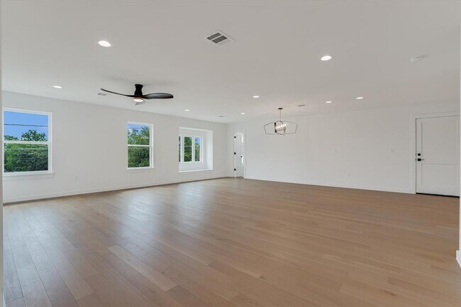 Building Photo - 1608 Saracen Rd