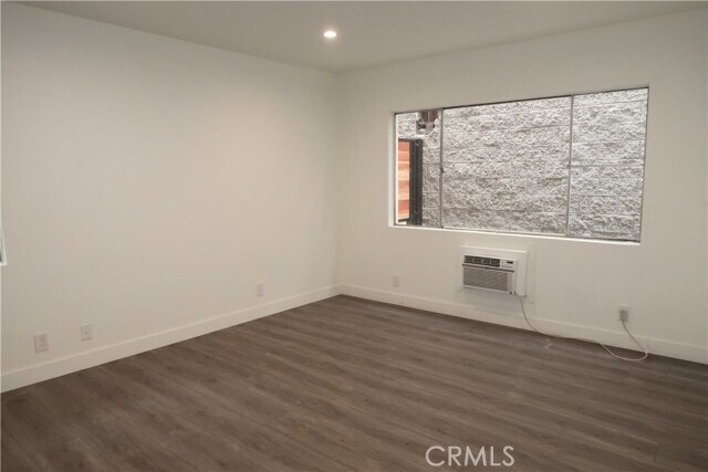 Building Photo - 5553 Fulcher Ave