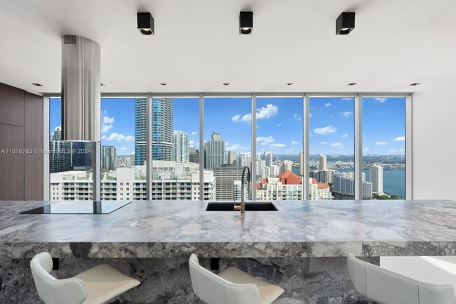 Building Photo - 1300 Brickell Bay Dr