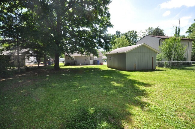 Building Photo - 357 Mockingbird Ln