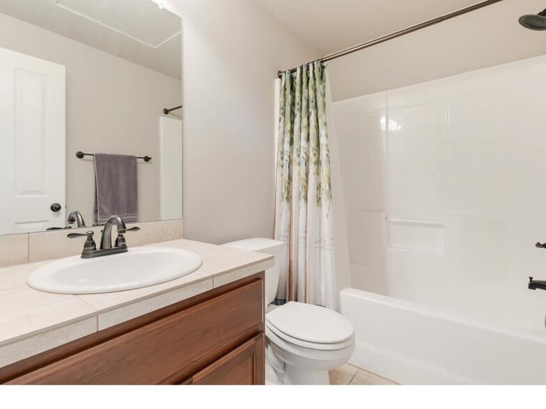 Hall Bath - 2513 NE 131st Ct