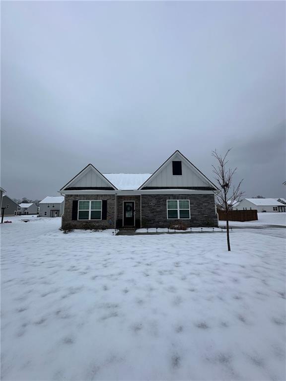 Building Photo - 563 Meadows Farm Dr