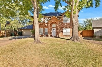 Building Photo - 2505 Classic Ct W