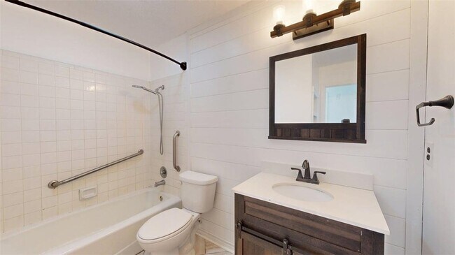 Building Photo - 4000 Tiffany Trail