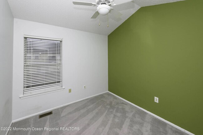 Building Photo - 64 Cohasset Ct