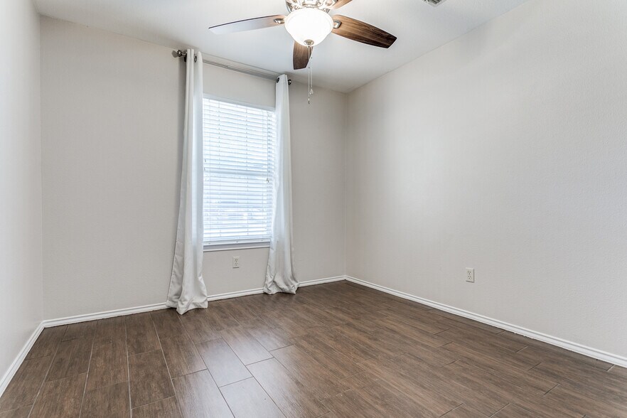 Building Photo - 8107 Rustic Park