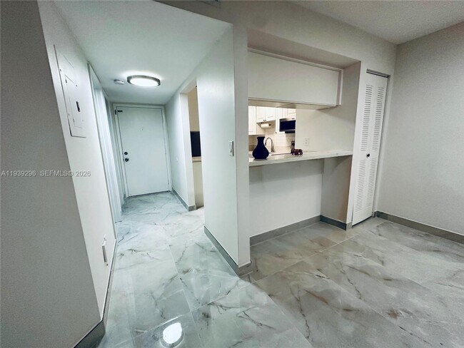 Building Photo - 9703 Hammocks Blvd