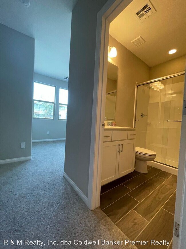 Building Photo - 12483 Point Sierra St