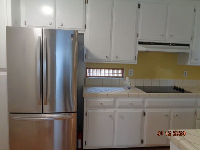 Building Photo - 1250 Redwood Ct