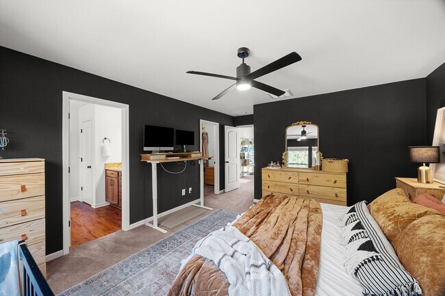 Building Photo - Discover this stunning 3-bedroom, 2.5-bathroom home where design and comfort meet in Mill Creek F...