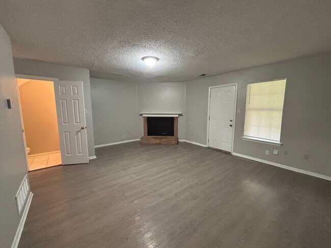 Building Photo - 8349 Honey Dew Cove