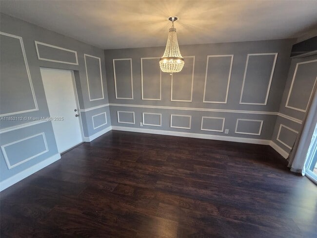 Building Photo - 9430 S Meadows Cir
