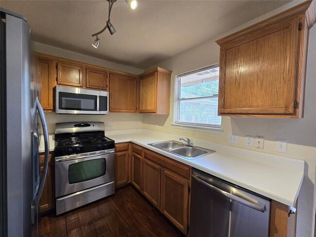 Building Photo - 505 Shant St
