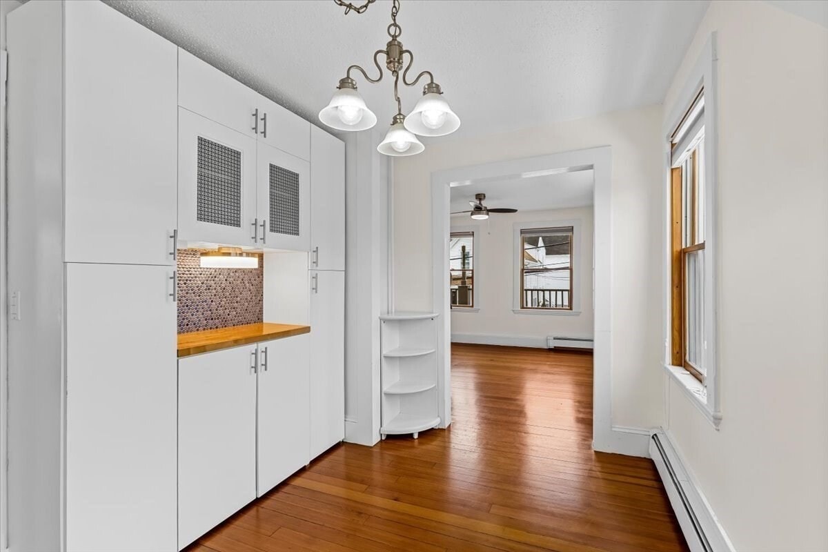 Building Photo - 15 Hillock St