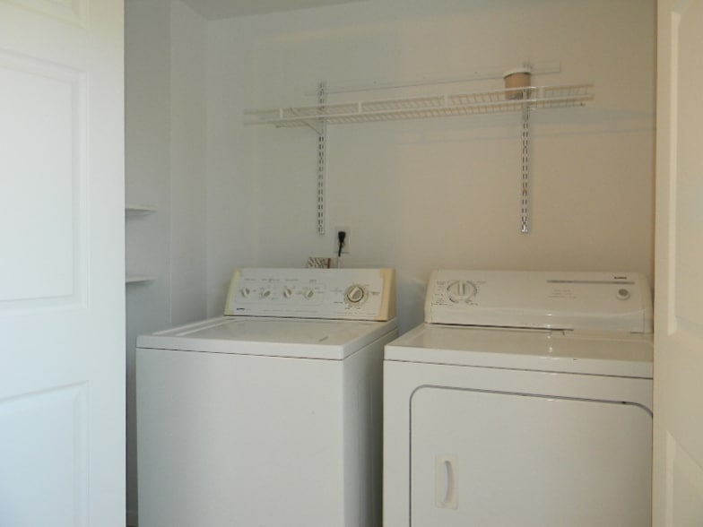 Building Photo - 7612 Lexington Manor Dr