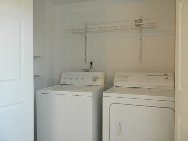 Building Photo - 7612 Lexington Manor Dr