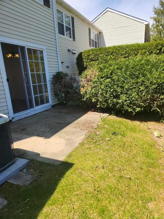 Building Photo - 51 Candlestick Ct