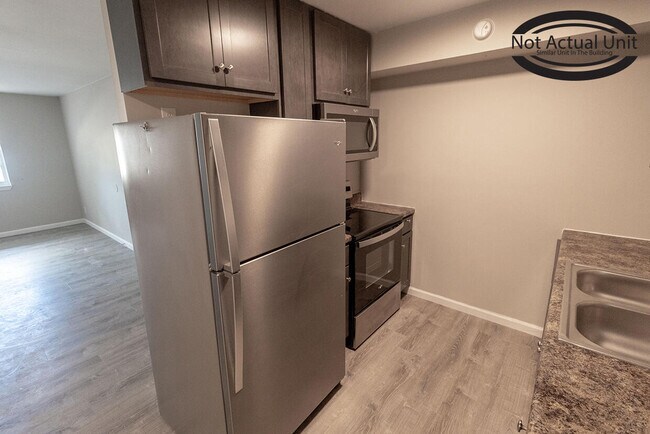 Building Photo - 3408 Balboa Ln