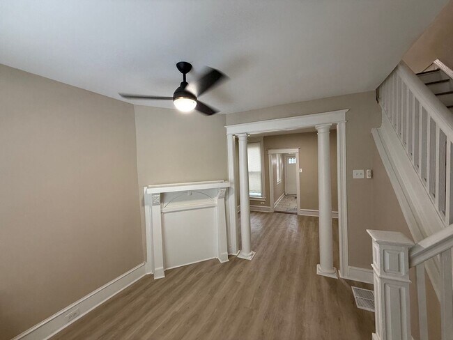 Building Photo - Beautifully Renovated Porch Front Home