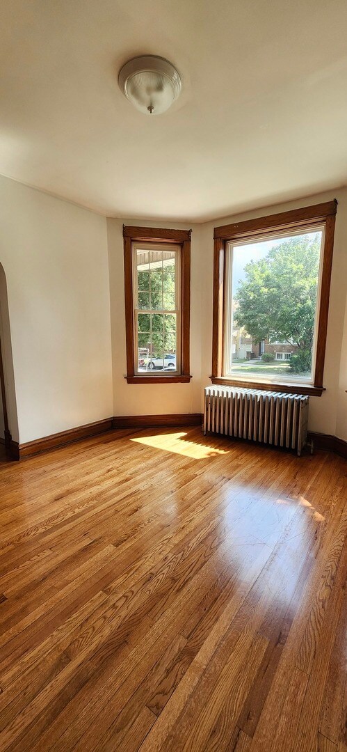 Building Photo - 4256 W Wrightwood Ave