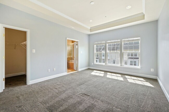 Building Photo - 3 BEDROOM, 4 BATHROOM TOWNHOME AVAILABLE MARCH 1STNOW AT SUMMERFIELD RESIDENCES AT VICTORY PROMEN...
