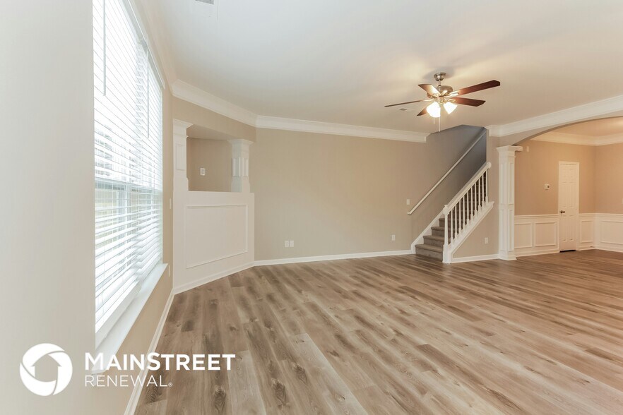 Building Photo - 6817 Goldenwillow Dr