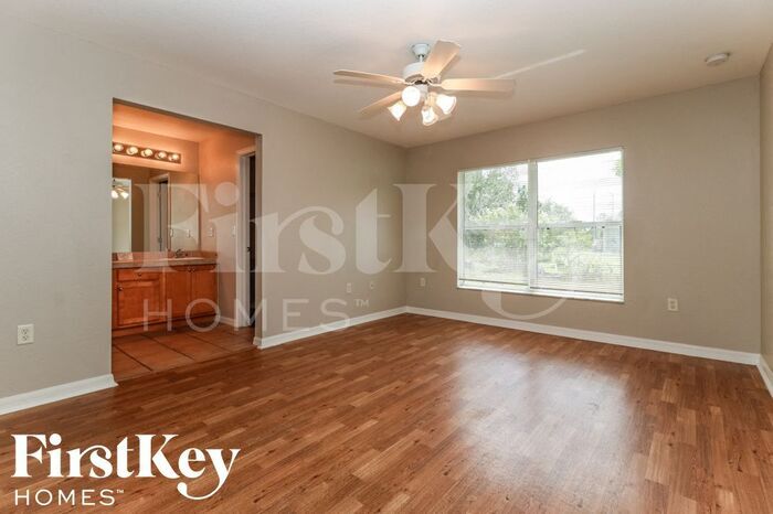 Building Photo - 324 Lillon Ave S
