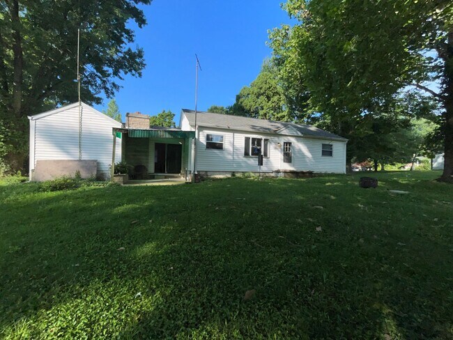 Building Photo - 3942 W Stoutes Creek Rd