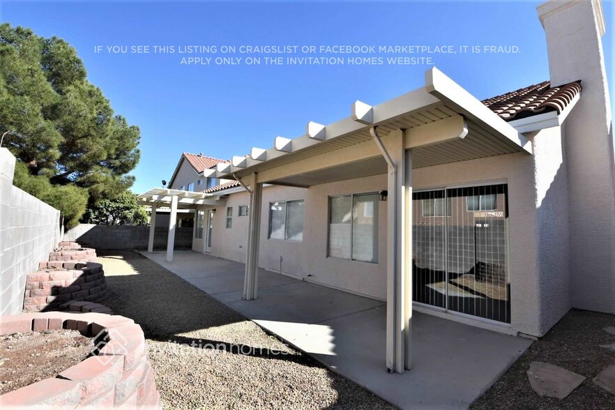 Building Photo - 2912 Sarina Ave
