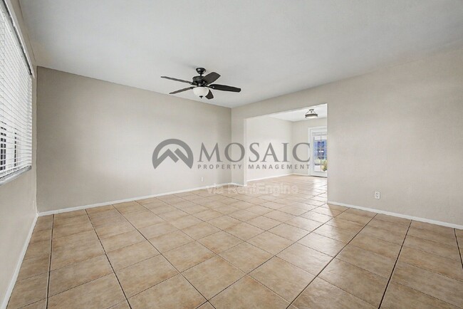 Building Photo - 1531 W 7th St