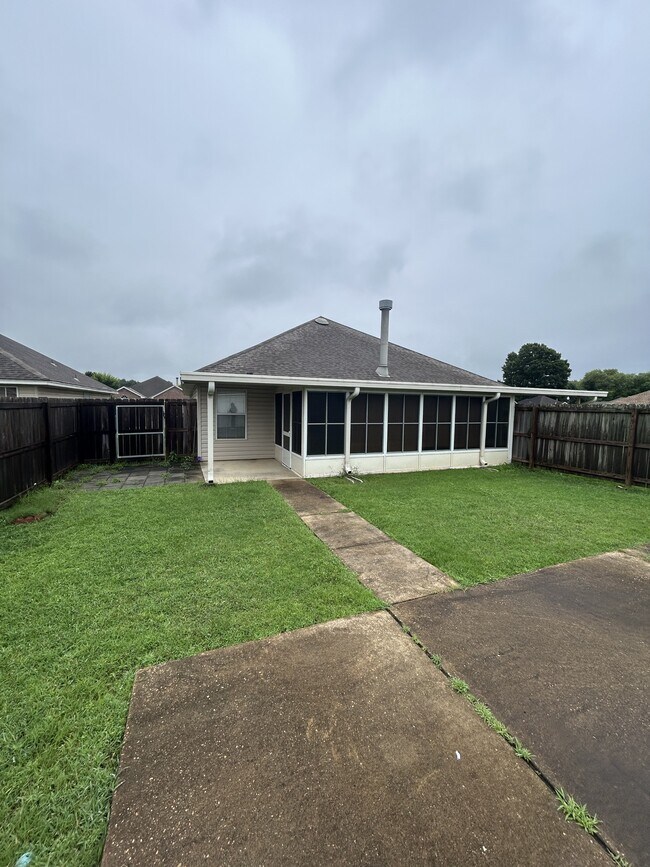 Building Photo - 141 Barnes Ct