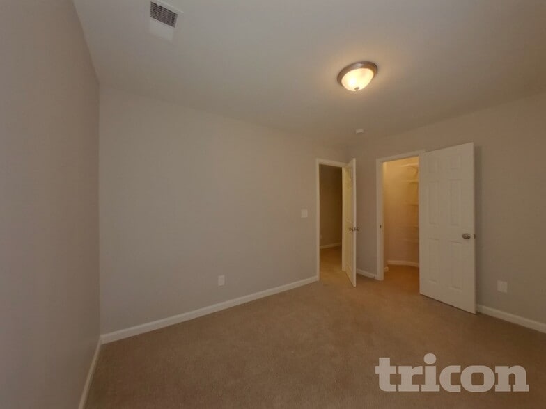 Building Photo - 9127 Dalmeny House Ln