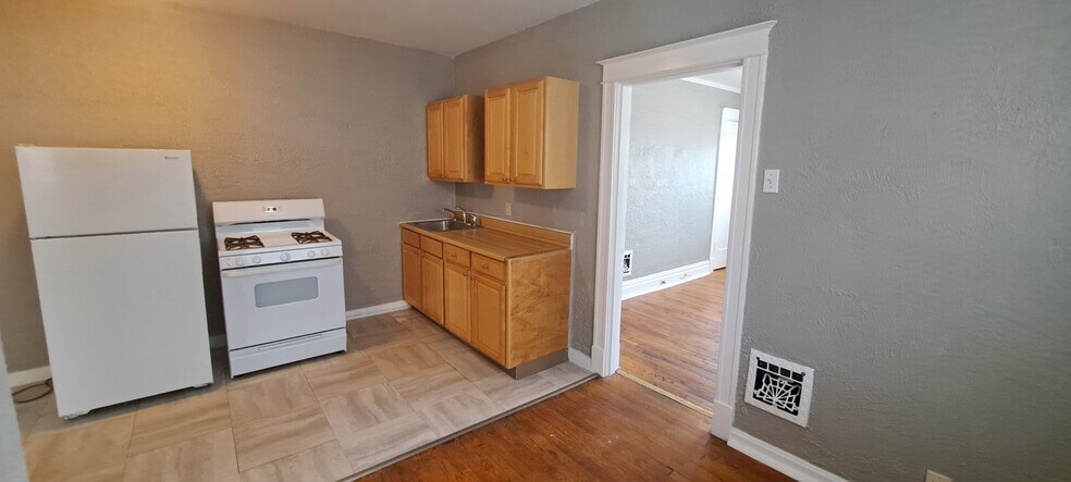 Building Photo - 5055 Chippewa St