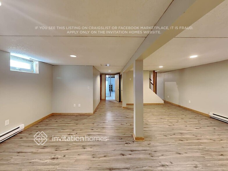 Building Photo - 1660 6th Ave W