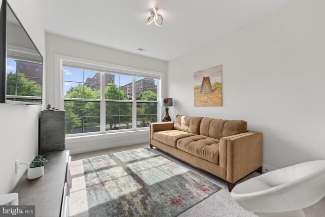 Building Photo - 102 St Ives Pl