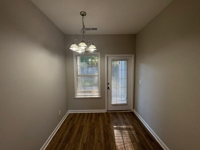 Building Photo - For Rent - 3 Bedroom, 2 Bathroom home in Pelham