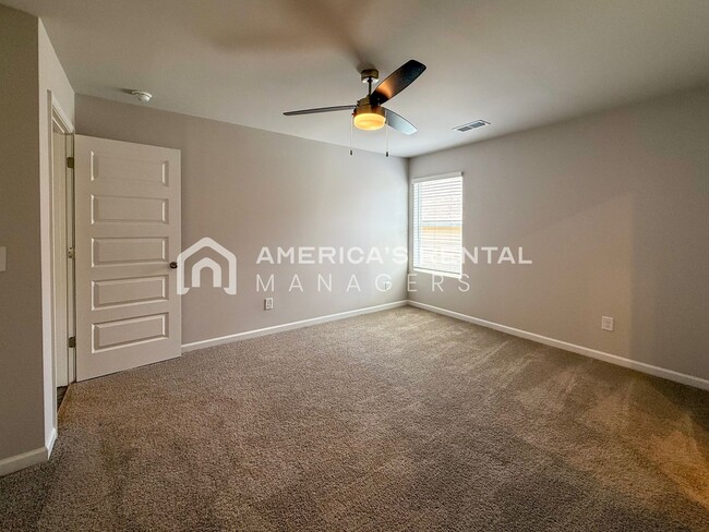 Building Photo - 470 Antler Wy
