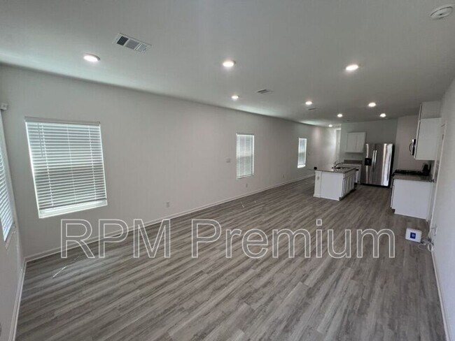 Building Photo - 1255 Drago Dr