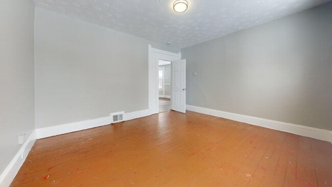Building Photo - 3165 W 31st St