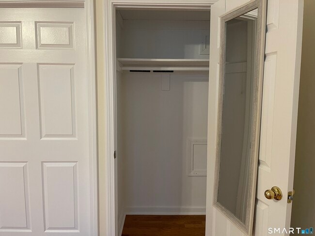 Building Photo - 80 Grassy Plain St