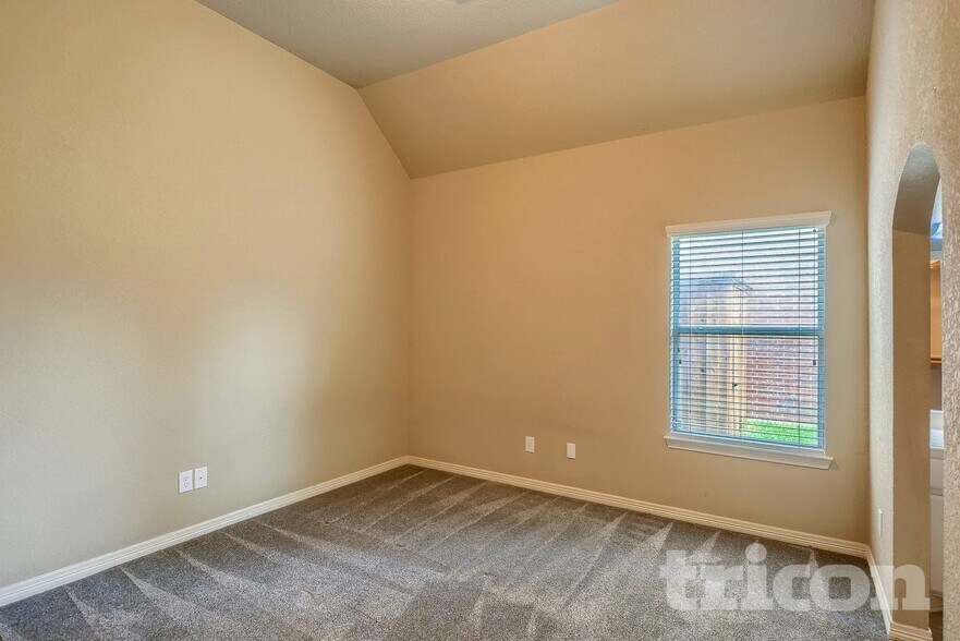 Building Photo - 1529 Rusticwood Dr