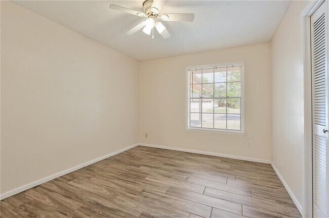 Building Photo - 1200 Holleman Dr