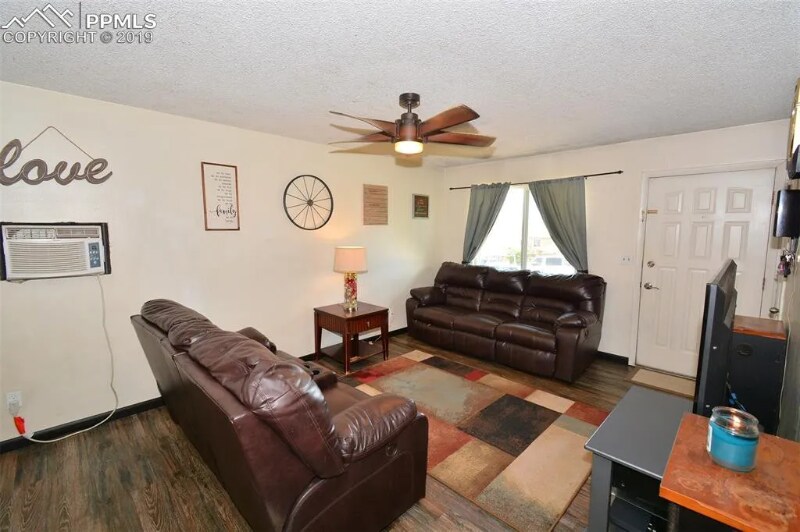 Building Photo - 4238 College View Dr