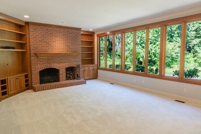 Building Photo - 4bd/3.75ba Woodinville Home