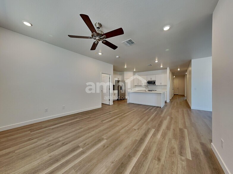 Building Photo - 20177 W Thomas Rd