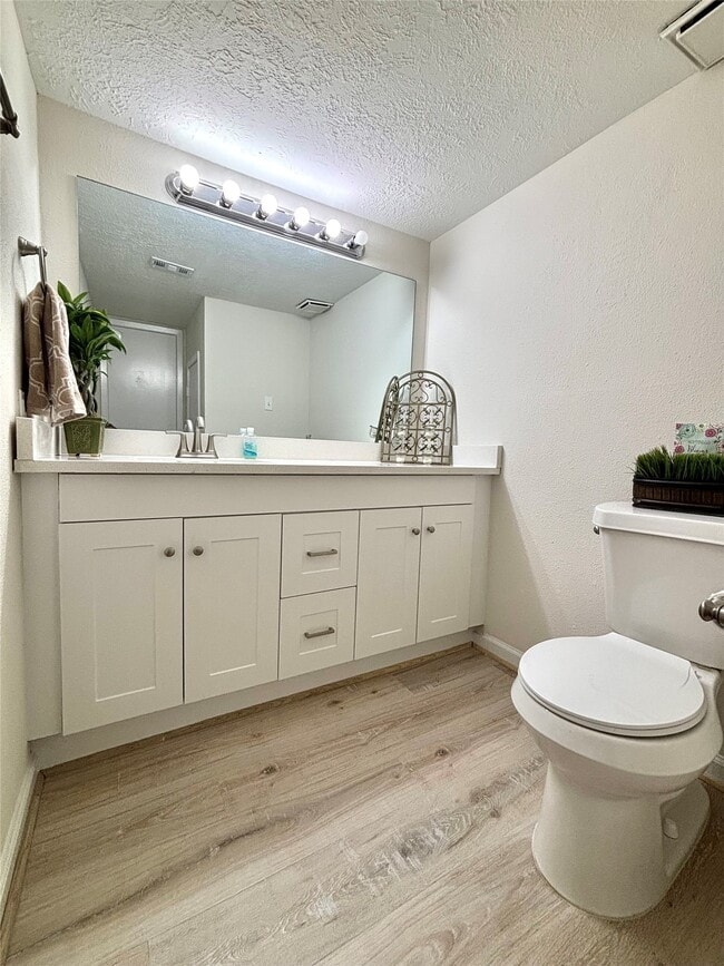 Building Photo - 16922 Nicole Ln