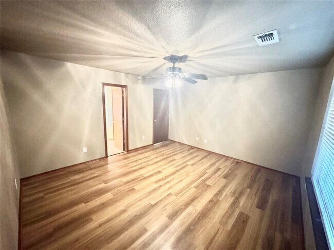 Building Photo - 209 Bradgate Dr