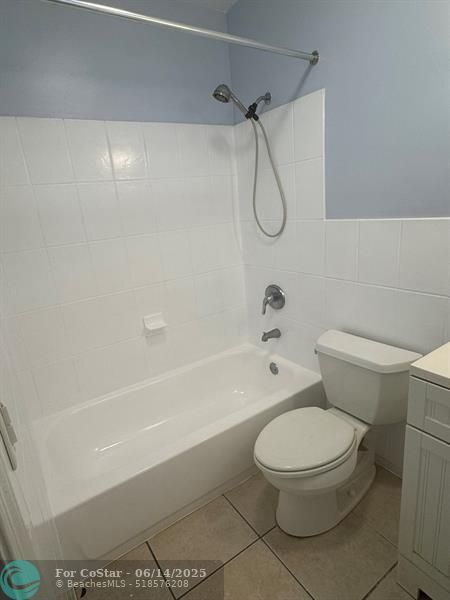 Building Photo - 4616 Poinciana St